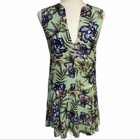 Alice + Olivia Dresses & Skirts - Alice + Olivia drop waist floral dress